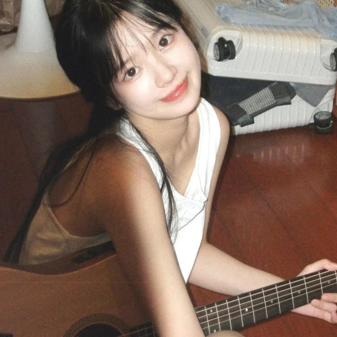 诺尼和亚历克斯